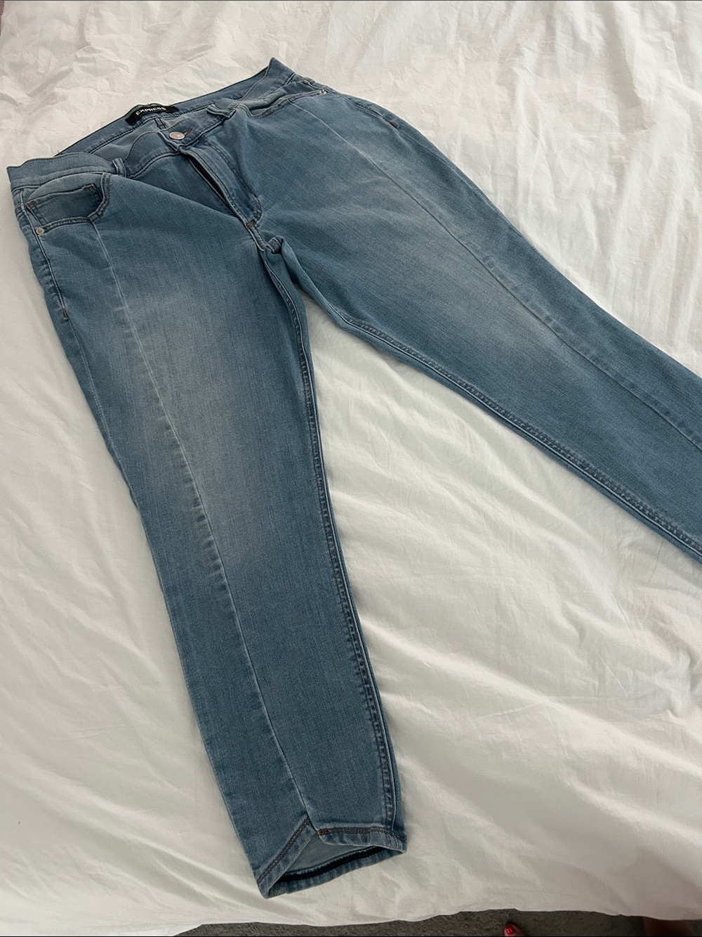 Express Men's Slim Straight Jeans in Light Blue Wash